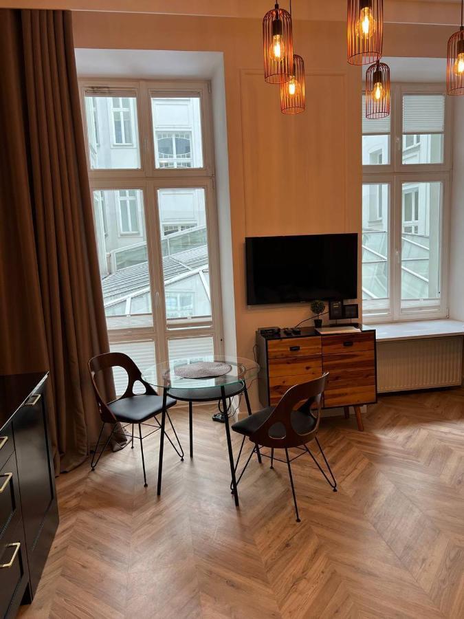 Luxury Apartment In The City Center , Wi-Fi - By Hik Apartments Varsó Kültér fotó